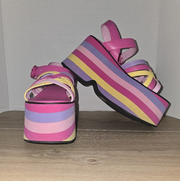 Sugar Thrillz Friends Are Forever Platforms Sandals Size 7M - Picture 2 of 11